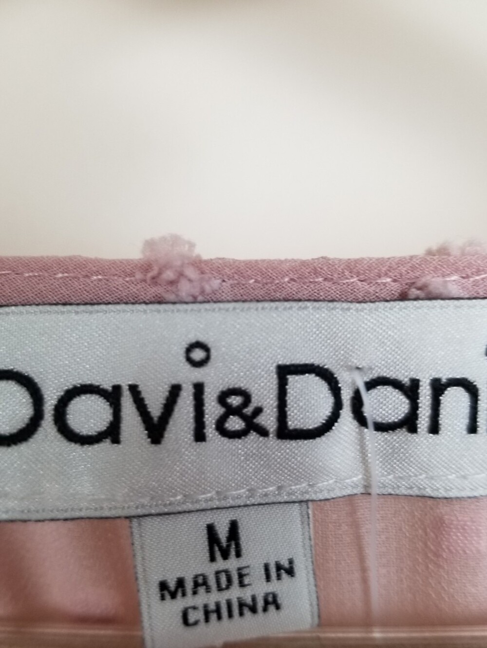 Davi & Dani Swiss Dot V-Neck Top Size Medium Bust 43 New - Picture 6 of 6